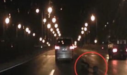 夜间开车视频,揭秘夜间行车瞬间